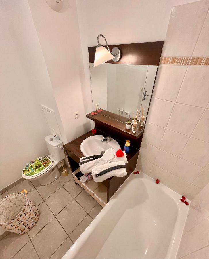 Apartamento 5 Min From Disneyland Cozy Retreat Montévrain Exterior foto